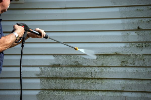 Cost of Vinyl Siding Power Washing in Lansdale